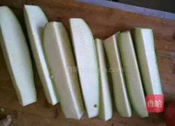 Illustration of how to stir-fry zucchini 3