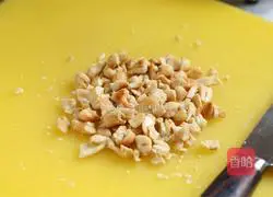 Illustration of how to make cashew nuts and celery 7