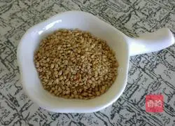 Illustration of how to make cold colorful shreds 4