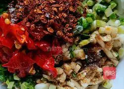 Illustration of how to make cold folded ear root 4