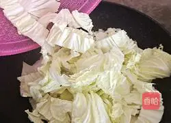Illustration of how to stir-fry cabbage 7