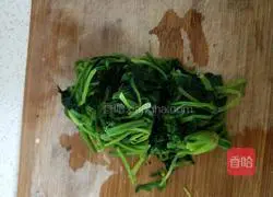 Illustration of how to make king oyster mushrooms with spinach 12