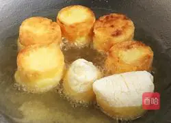 Crab-flavored mushrooms Illustration of how to simmer Japanese tofu 3