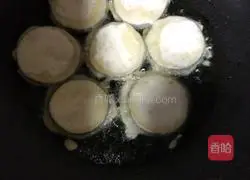 Illustration of how to make eggplant pancakes 5