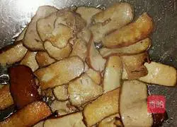 Illustration of how to stir-fry carrots 5