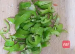 Illustration of how to make spicy fried enoki mushrooms 3