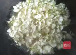Illustration of how to stir gardenia 2