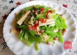 Illustration of how to make celery and peanuts mixed with yuba 9