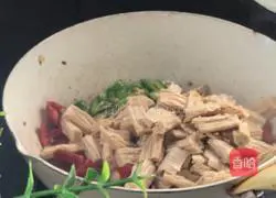 Illustration of how to make fried yuba with chili pepper 8