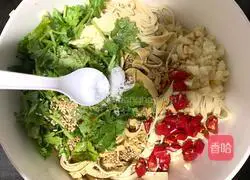 Illustration of how to make cold tofu skin 7