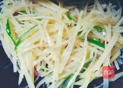 Illustration of how to make sausage and shredded potatoes 4