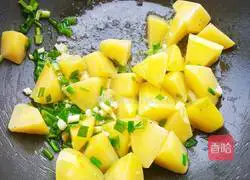 Illustration of how to make braised potatoes with sauce that costs less than two yuan 9