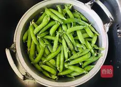 Illustration of how to make white water pea pods 2