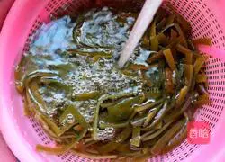 Illustration of how to make spicy and sour kelp head 6