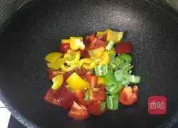 Illustration of how to make stir-fried colored peppers 9