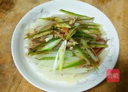 Illustration of how to make shredded potatoes 5