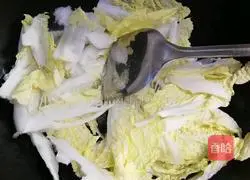 Illustration of how to make hand-shredded cabbage and fried tofu 5