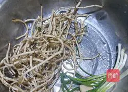 Cold salad Illustration of how to fold ear roots 2