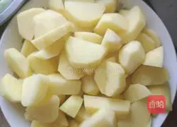 Illustration of how to make potato stewed beans 2