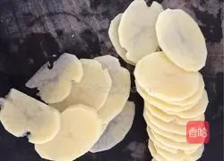 Illustration of cooking potato slices 2