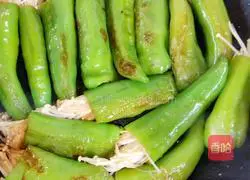 Illustration of how to make barbecue-flavored pepper and enoki mushrooms 4