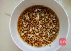 Illustration of how to make crystal pig's trotters 12