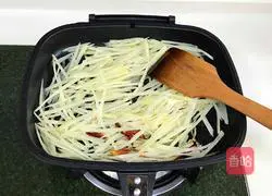 Illustration of how to make spicy and sour potato shreds 6