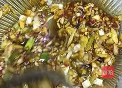 Illustration of how to steam locust flowers 6