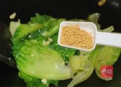 Illustration of how to make stir-fried lettuce 6