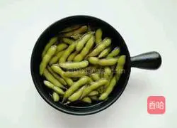 Illustration of how to make garlic edamame 4