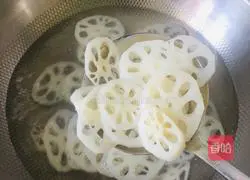 Illustration of how to make pickled pepper and lotus root 3