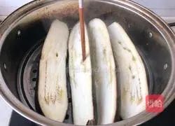 Illustration of how to make fried eggplant larvae 7