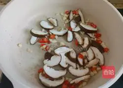 Illustration of how to make stir-fried tofu with mushrooms 7