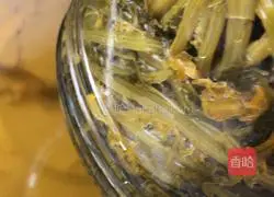 Illustration of how to make braised pickles and bamboo shoots 5