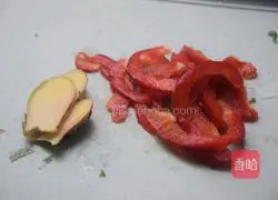 Illustration of how to make beef mixed with coriander 5