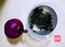  Illustration of how to make onions mixed with fungus 1