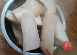 Illustration of how to make fried king oyster mushrooms 1