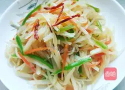 Illustration of making shredded potatoes 9