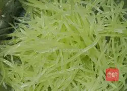 Illustration of how to make refreshing bamboo shoots 1