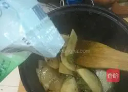 Illustration of how to make fried potato slices with green pepper 10 
