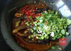 Illustration of how to make sauced eggplant 12