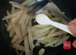 Illustration of how to make spicy and sour lotus root tips 6