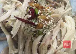 Illustration of how to make cold shredded chicken 5