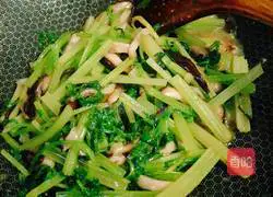 Illustration of how to stir-fry mushrooms with celery 8
