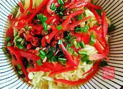 Illustration of how to make shredded lettuce with scallion oil 7