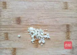 Illustration of how to make spinach with olive oil sauce 6