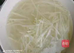 Illustration of how to make fried tomatoes and shredded potatoes 2