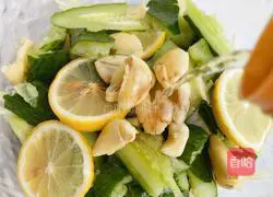 Illustration of how to make cold konjac and cucumber 9