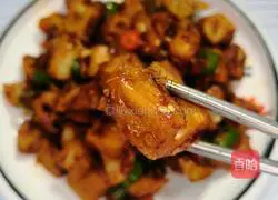 Illustration of how to make spicy lotus root dices 8