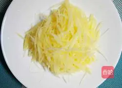Illustration of how to make green pepper and potato shreds 4